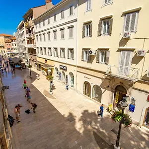 https://apartments-incenter.primorje-gorskikotar.com