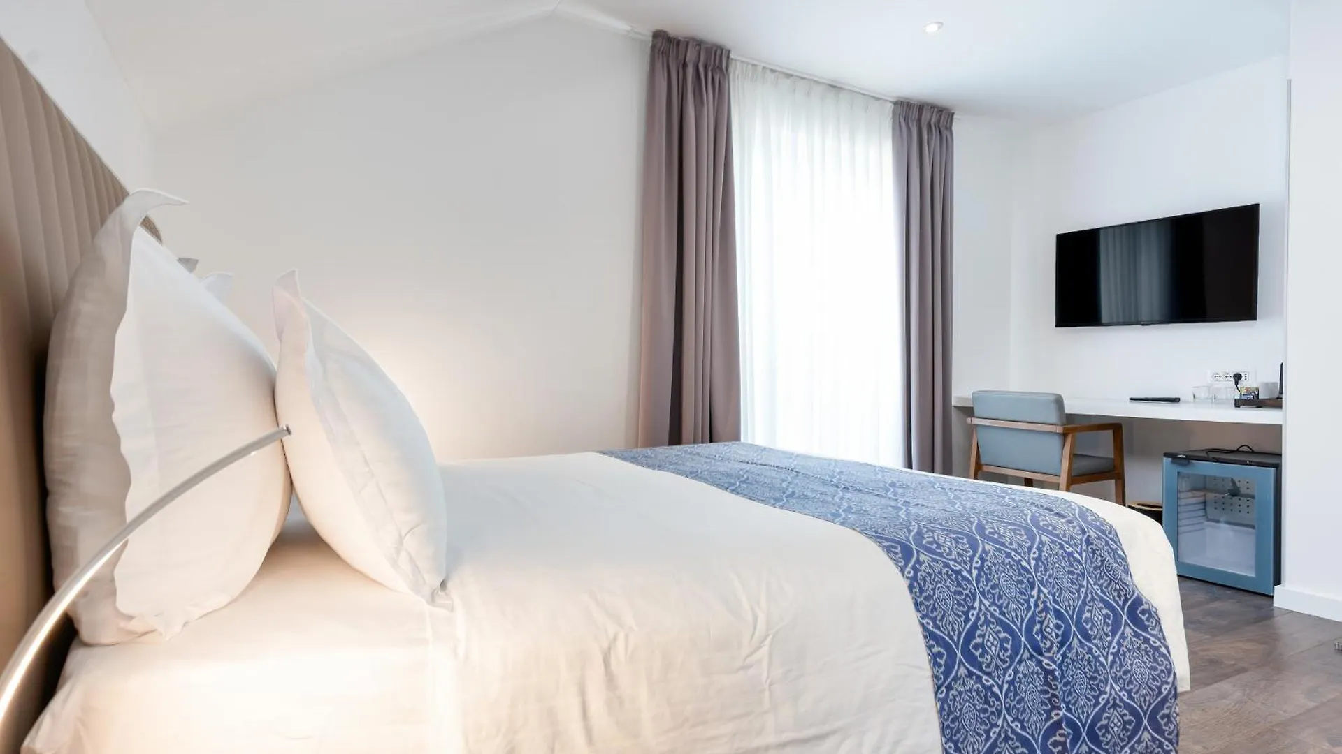 Azur Palace Luxury Rooms Split 4*,  Croácia